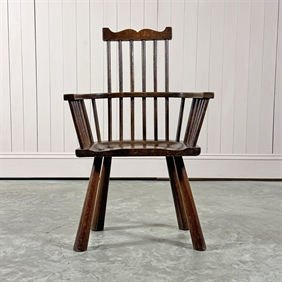 Small Comb Back Windsor Chair