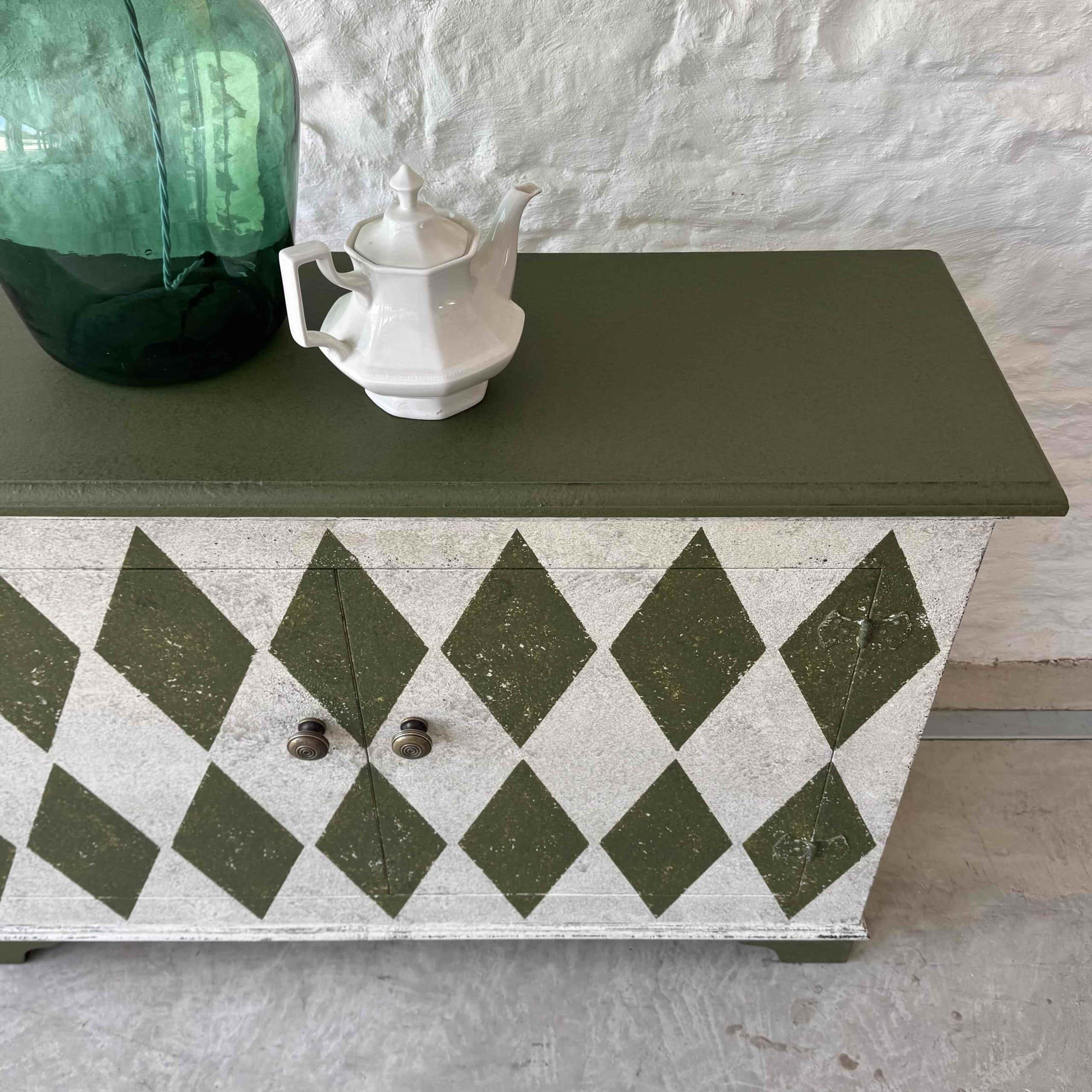 Bancha Green Harlequin – Bespoke Painted Sideboard - Image 10